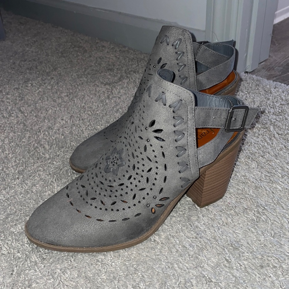 NWOT Francesca’s 8.5 Women’s Heels